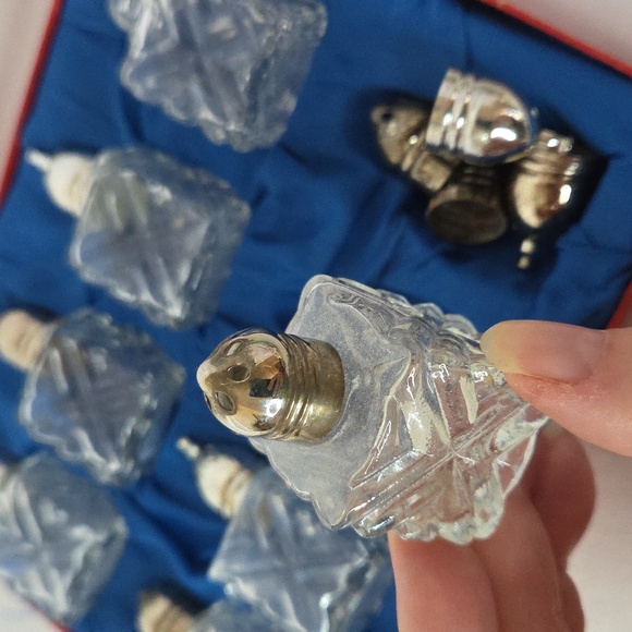 Crystal By LeonardJapan Vintage mini salt and pepper shakers (7) With extra lids - Picture 10 of 15
